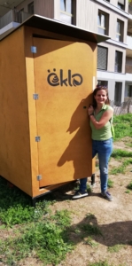 Komposztvécé közterületen. Teszteltük, abszolút használható.